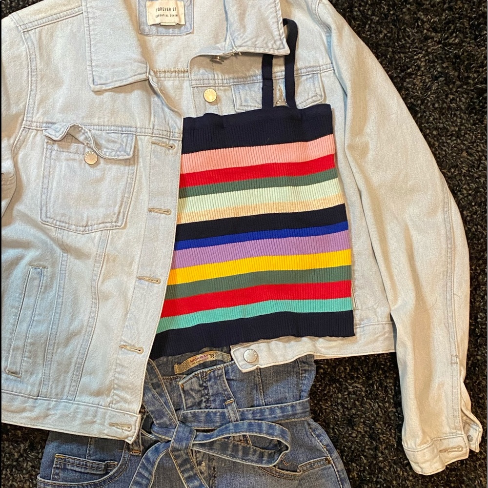 Tank top crops top.